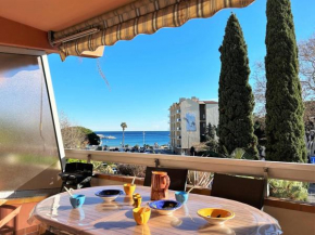 Studio Climatisé avec Terrasse et Parking au Centre du Lavandou - FR-1-251-202